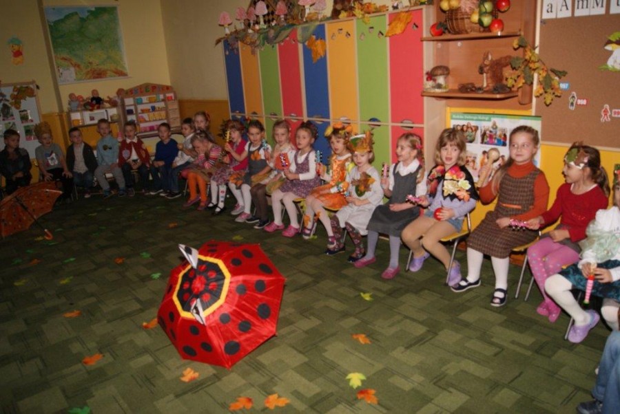W uroczym koncercie jesiennym, Krasnoludki wystąpiły dla rodziców