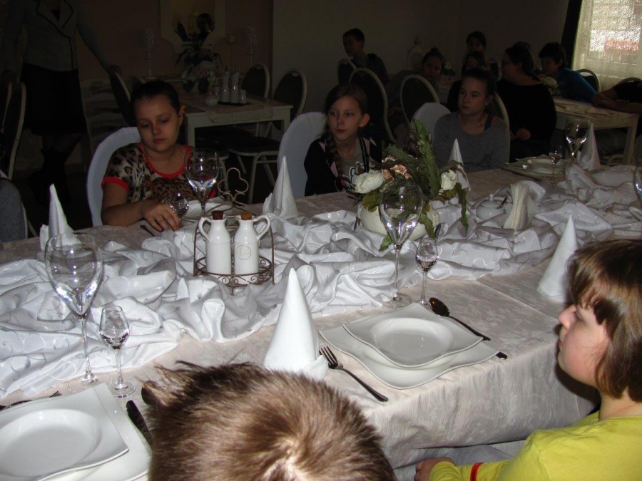 Czwartoklasiści w restauracji