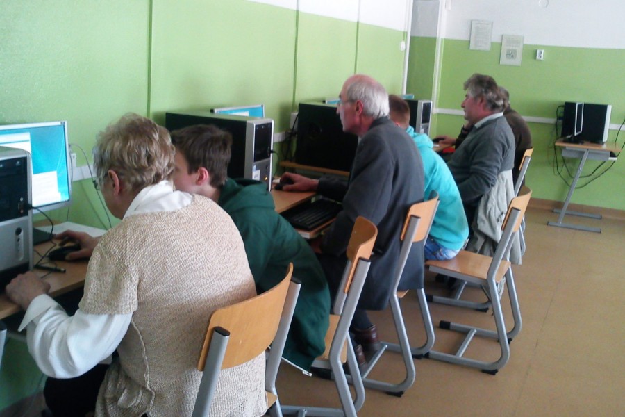 Komputerowe szkolenie dla seniorów w ZS nr 1