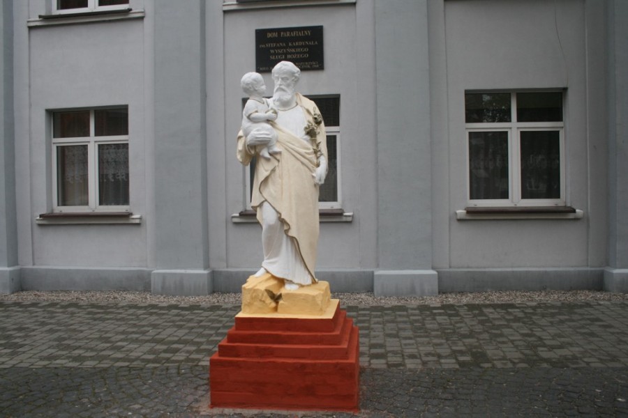 Odnowiona Figura św. Józefa