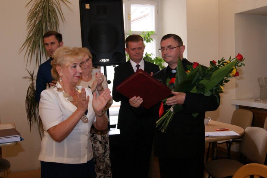 Burmistrz i Rada Miejska podziękowali proboszczowi
