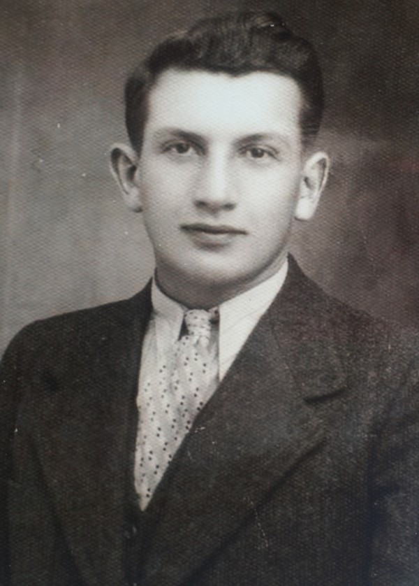Romuald Szemiot został stracony na gilotynie, bo…  należał do AK