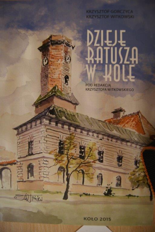 Kolski Ratusz ma monografię