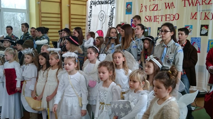 Wartaki kolędowały w SOSW w Kole