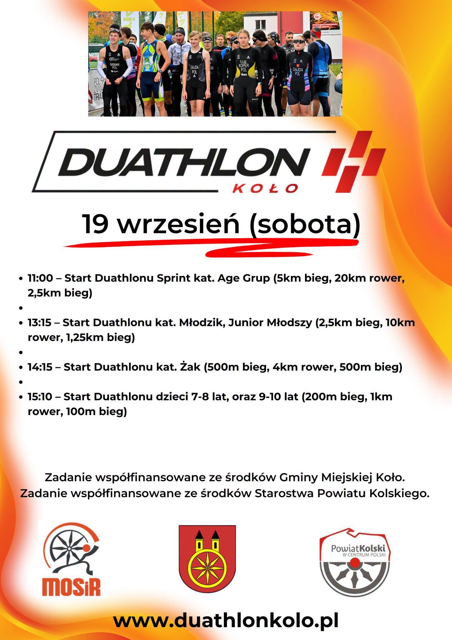 Plakat sportowy z logo Duathlon Koło, zdjęciem zawodników w strojach startowych oraz harmonogramem startów 19 września, herbami Koła i powiatu kolskiego.
