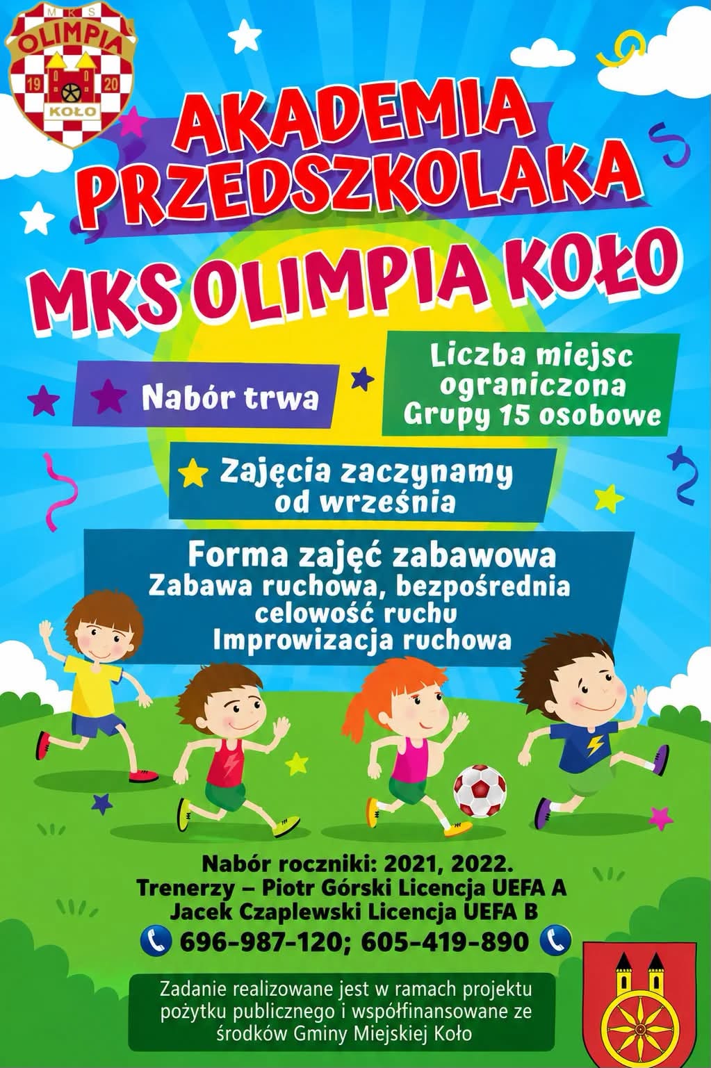 Plakat jest kolorowy, przedstawia radosne dzieci biegające po zielonej trawie z piłką. W tle znajduje się niebo z chmurami i gwiazdkami. W górnej części umieszczono herb klubu sportowego oraz miasta Koła. Plakat zachęca do aktywności fizycznej.