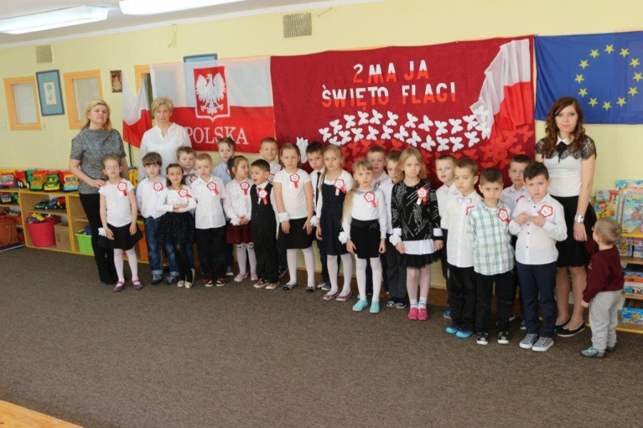 Uroczystość z okazji Święta Flagi w PM 5 w Kole