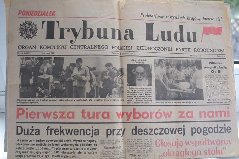 Zdjęcie pierwszej strony dziennika Trybuny Ludu z 5 czerwca 1989 r.