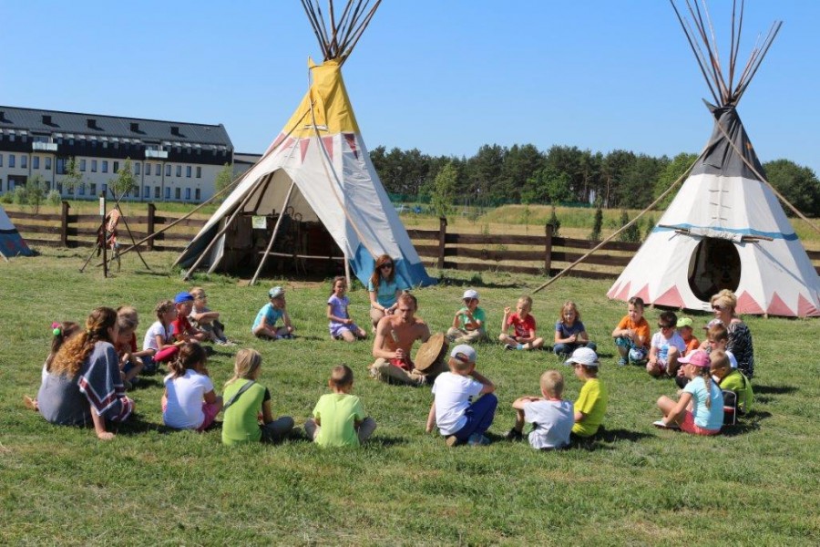 Wycieczka grupy V do wioski indiańskiej „Tatanka” w Uniejowie