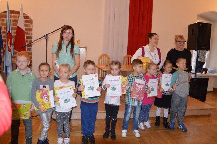 Nagrodzono zwycięzców w konkursie "Podaj dalej... drugie życie odpadów"