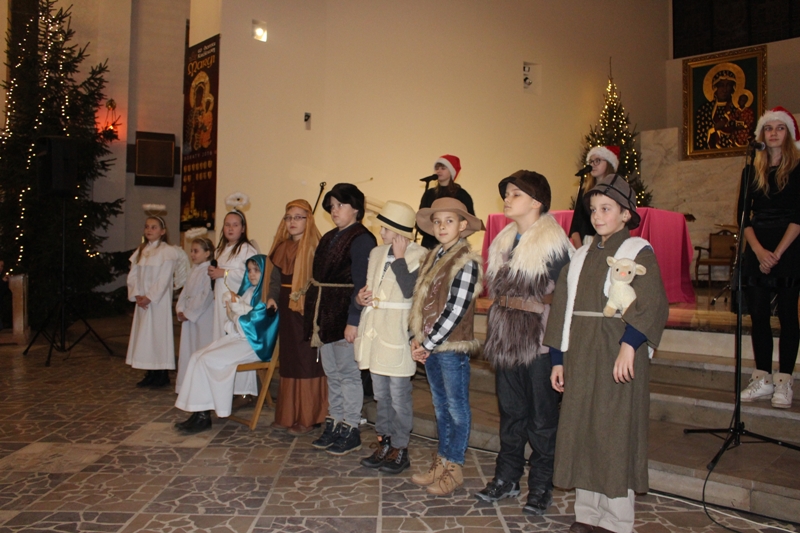 Rodzinne kolędowanie w kościele Matki Bożej Częstochowskiej