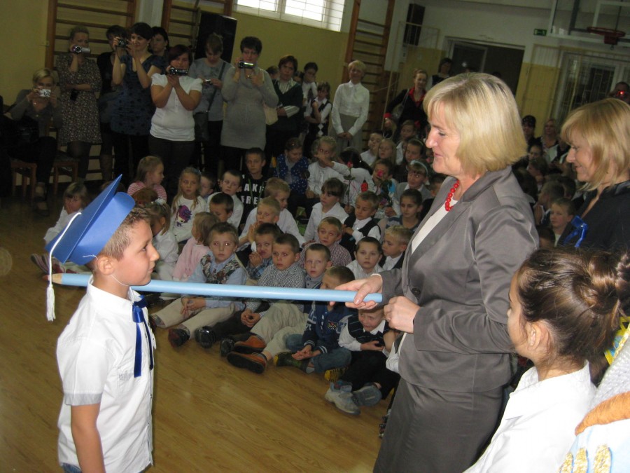 Ślubowanie klas pierwszych w SP nr 4 w Kole