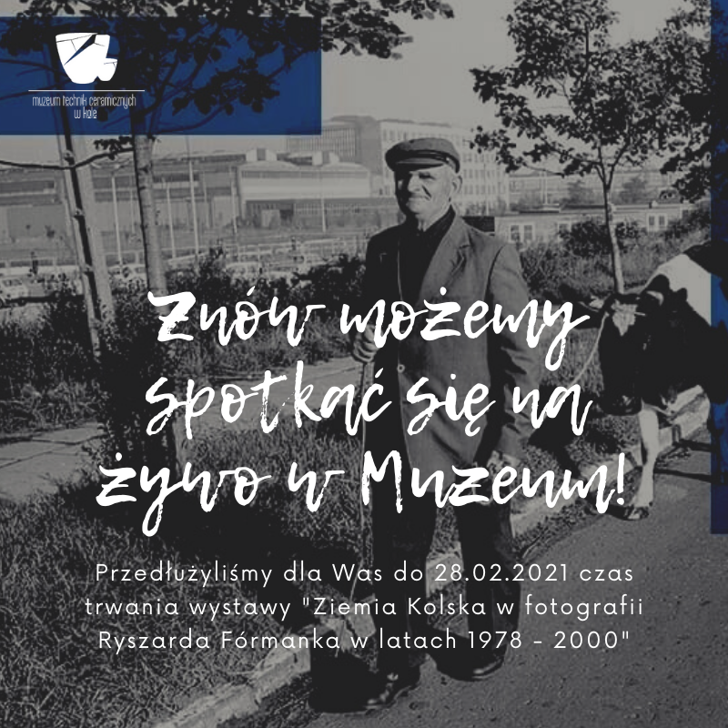 Grafika przedstawia czarno-białe zdjęcie z napisem: 
