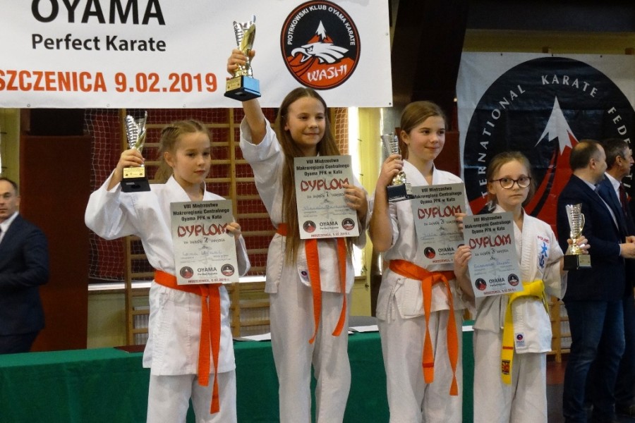 Udany turniej młodych zawodników Oyama Karate