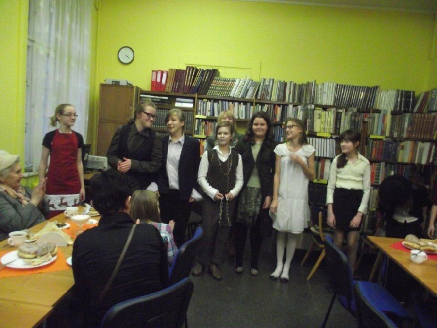 Opowieść wigilijna w książnicy