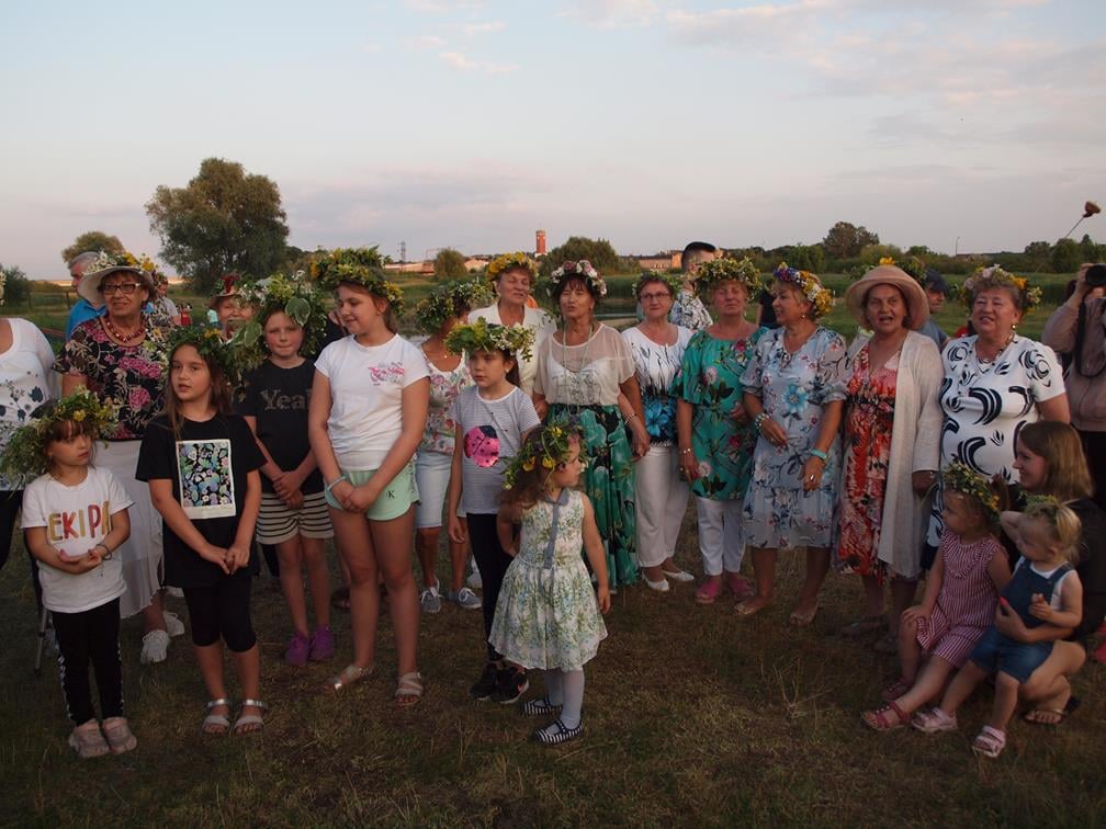 Zdjęcie grupowe uczestników XV Imprezy Świętojańskiej w Kole
