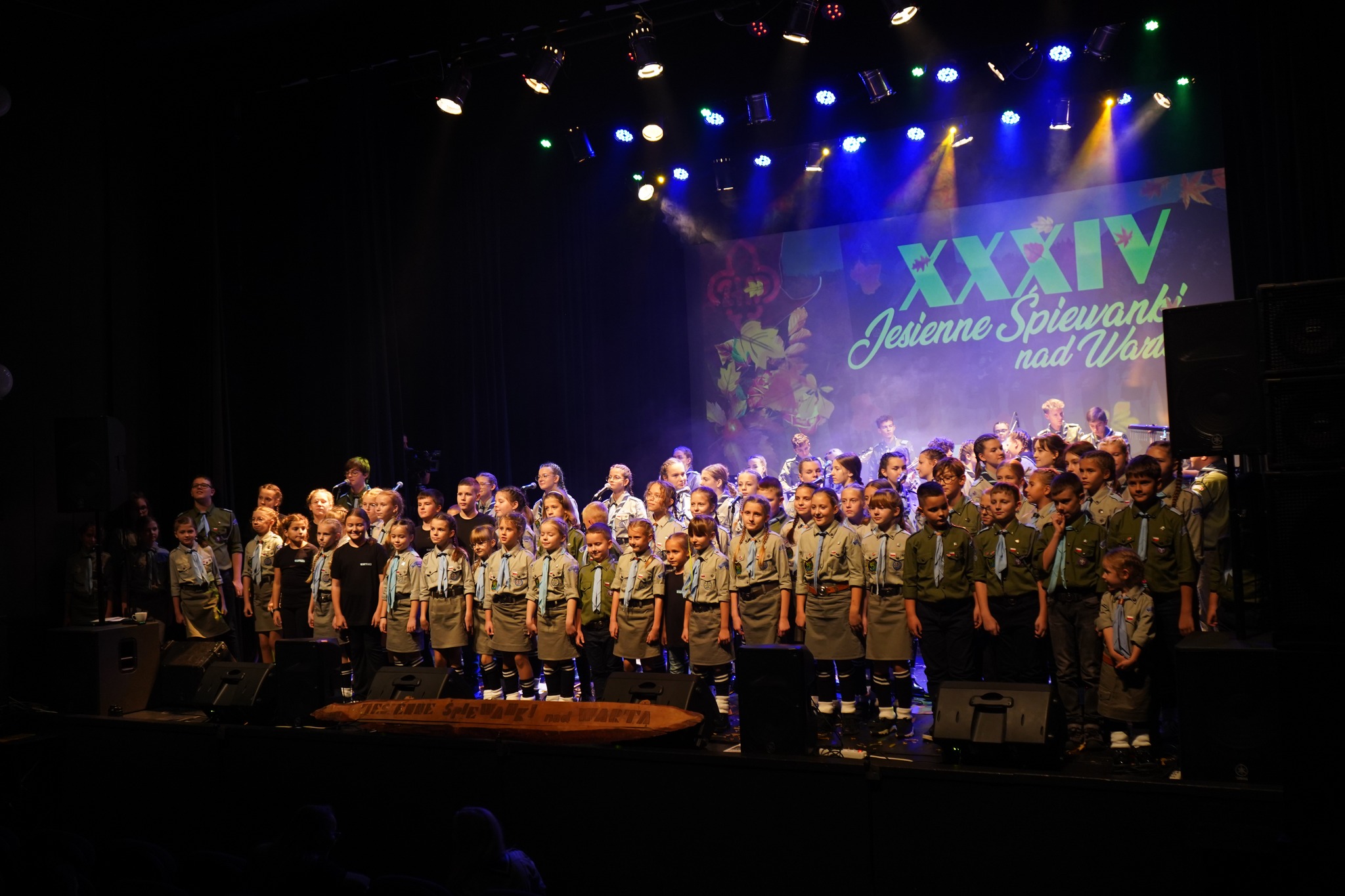 XXXIV Jesienne Śpiewanki nad Wartą, Wartaki na scenie Miejskiego Domu Kultury w Kole