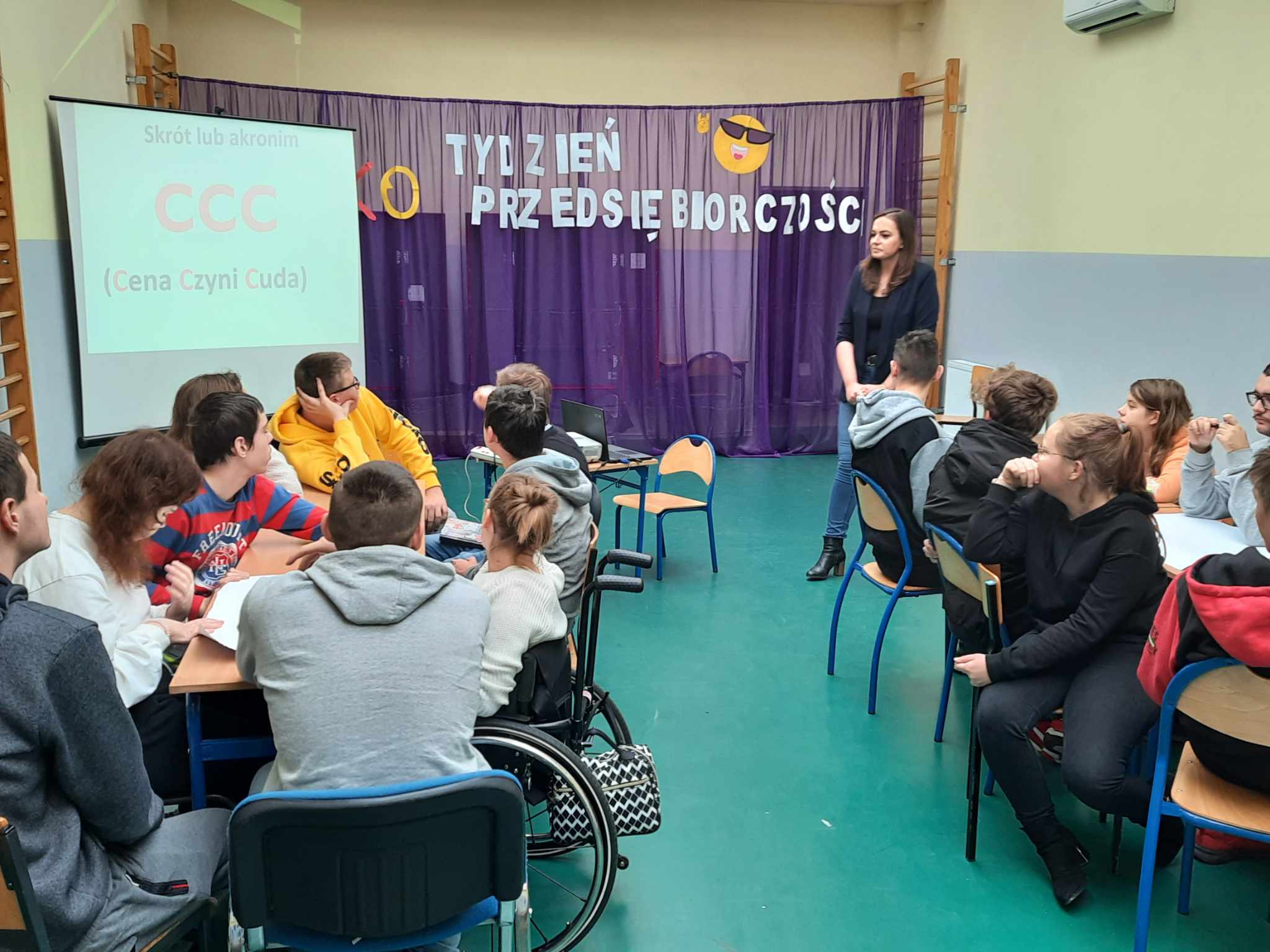 Uczestnicy podczas zajęć w ramach Tygodnia Przedsiębiorczości w SOSW w Kole