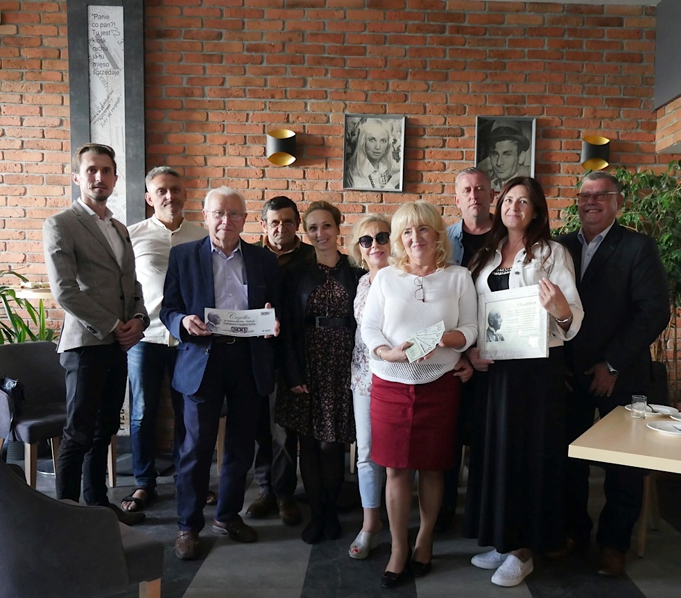 Członkowie Stowarzyszenia Budowy Pomnika-Ławeczki Czesława Freudenreicha.