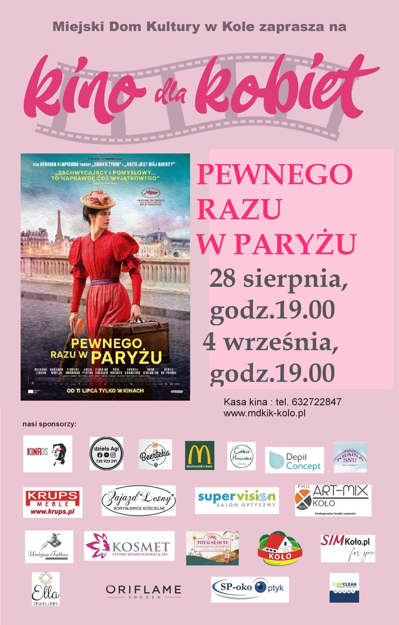 Na zdjęciu widać plakat promujący film z kobietą w czerwonej sukni i kapeluszu, stojącą z walizką na tle miasta. W dolnej części znajdują się loga różnych firm.