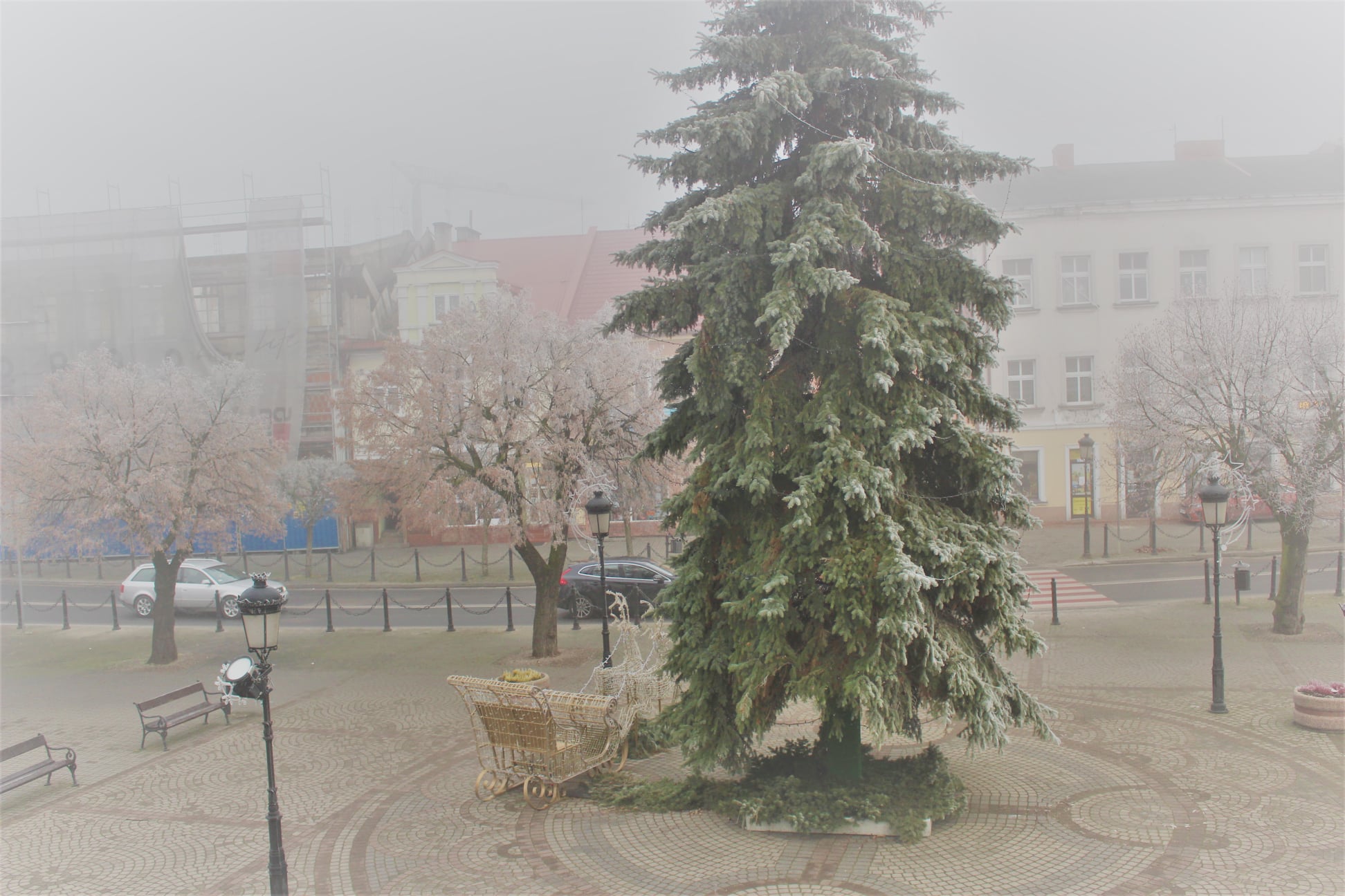 Zdjęcie przedstawia Stary Rynek z tarasu Ratusza.