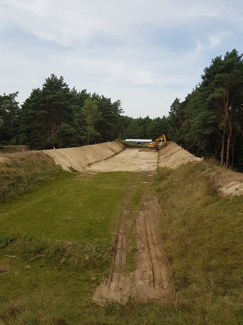 Zdjęcie przedstawia modernizowaną strzelnicę w Ruszkowie.