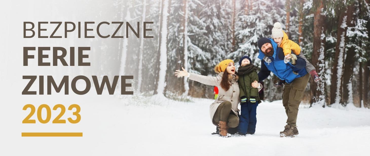 Grafika, zdjęcie ośnieżonego lasu, na pierwszym planie rodzina z dwójką dzieci