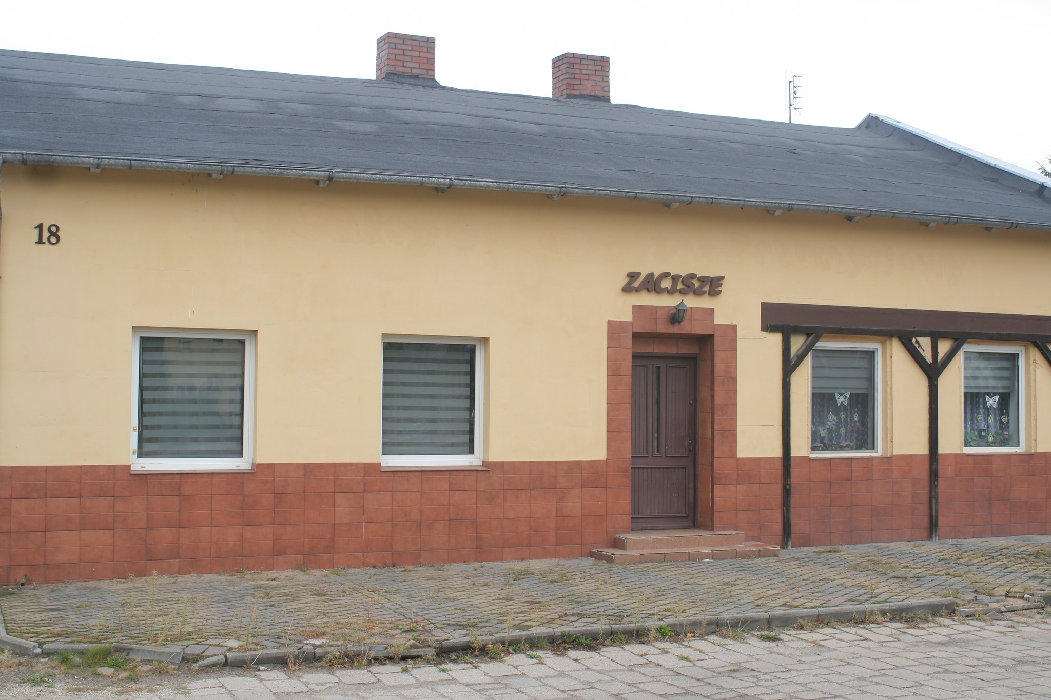 Na zdjęciu – po dawnej restauracji ZACISZE pozostał tylko napis