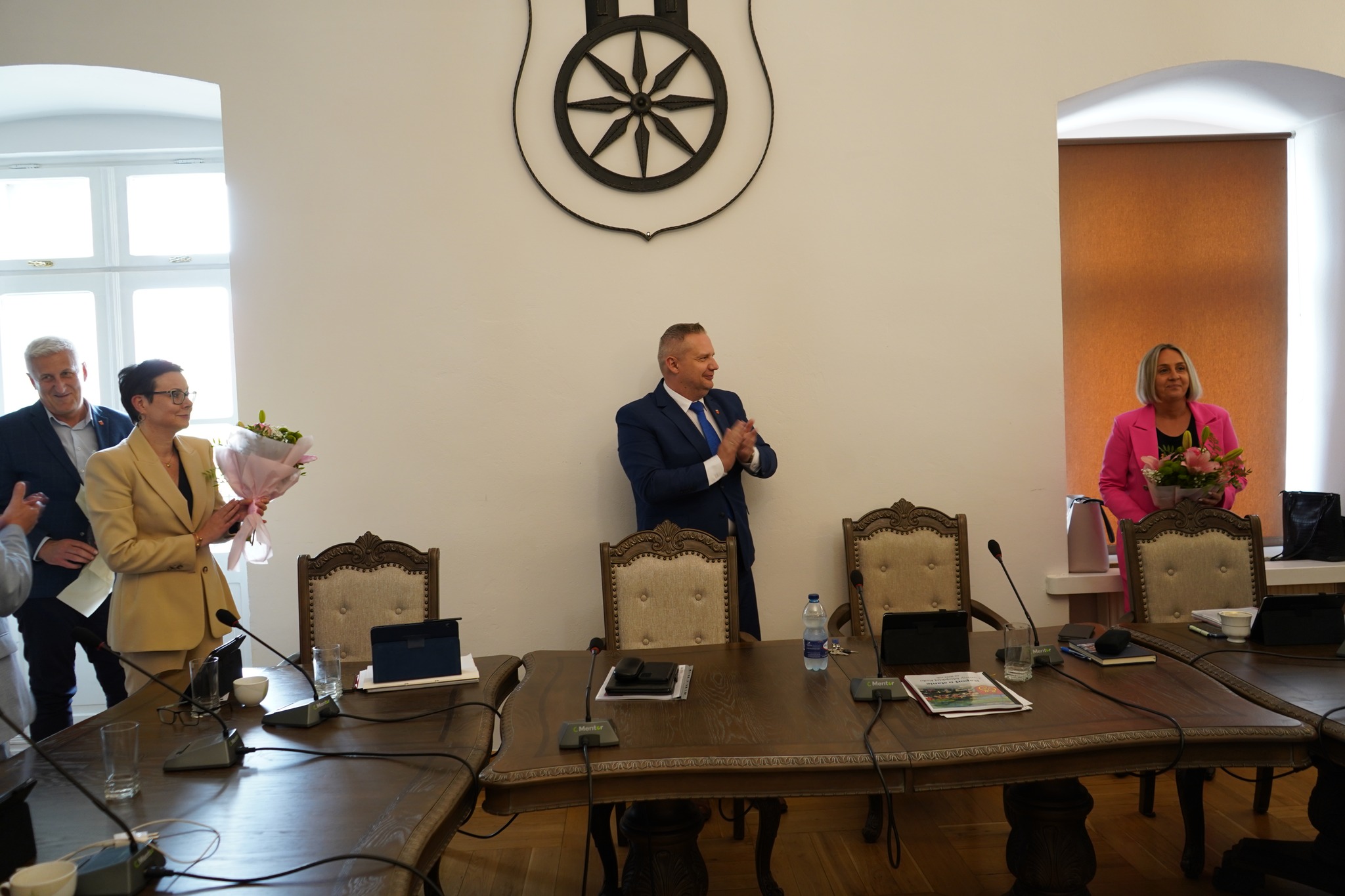 Burmistrz Krzysztof Witkowski, Z-ca Lech Brzeziński, Sekretarz Monika Ciesielska i Skarbnik Miasta
