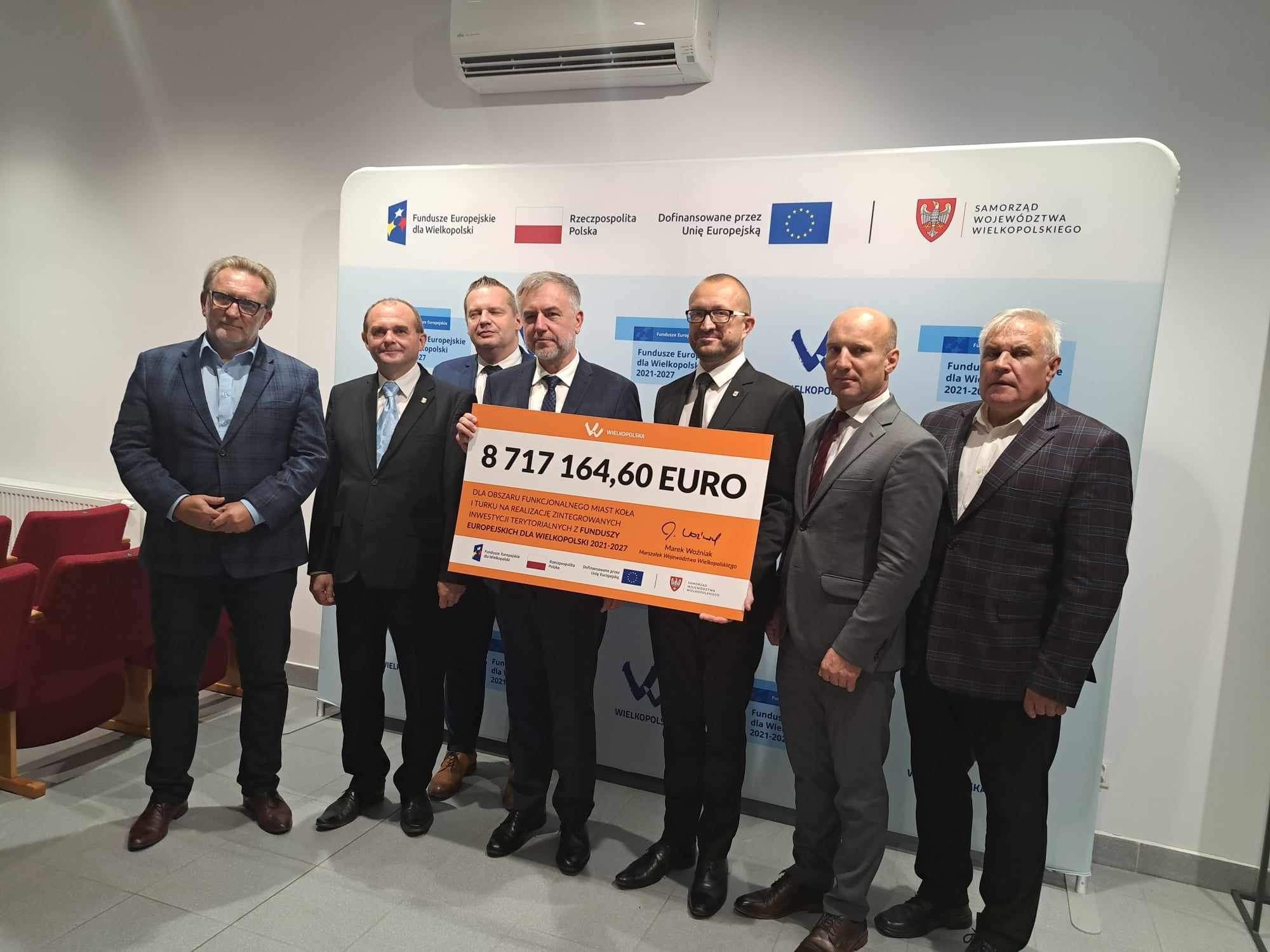 Marszałek Województwa Wielkopolskiego Marek Woźniak z burmistrzami i wójtami