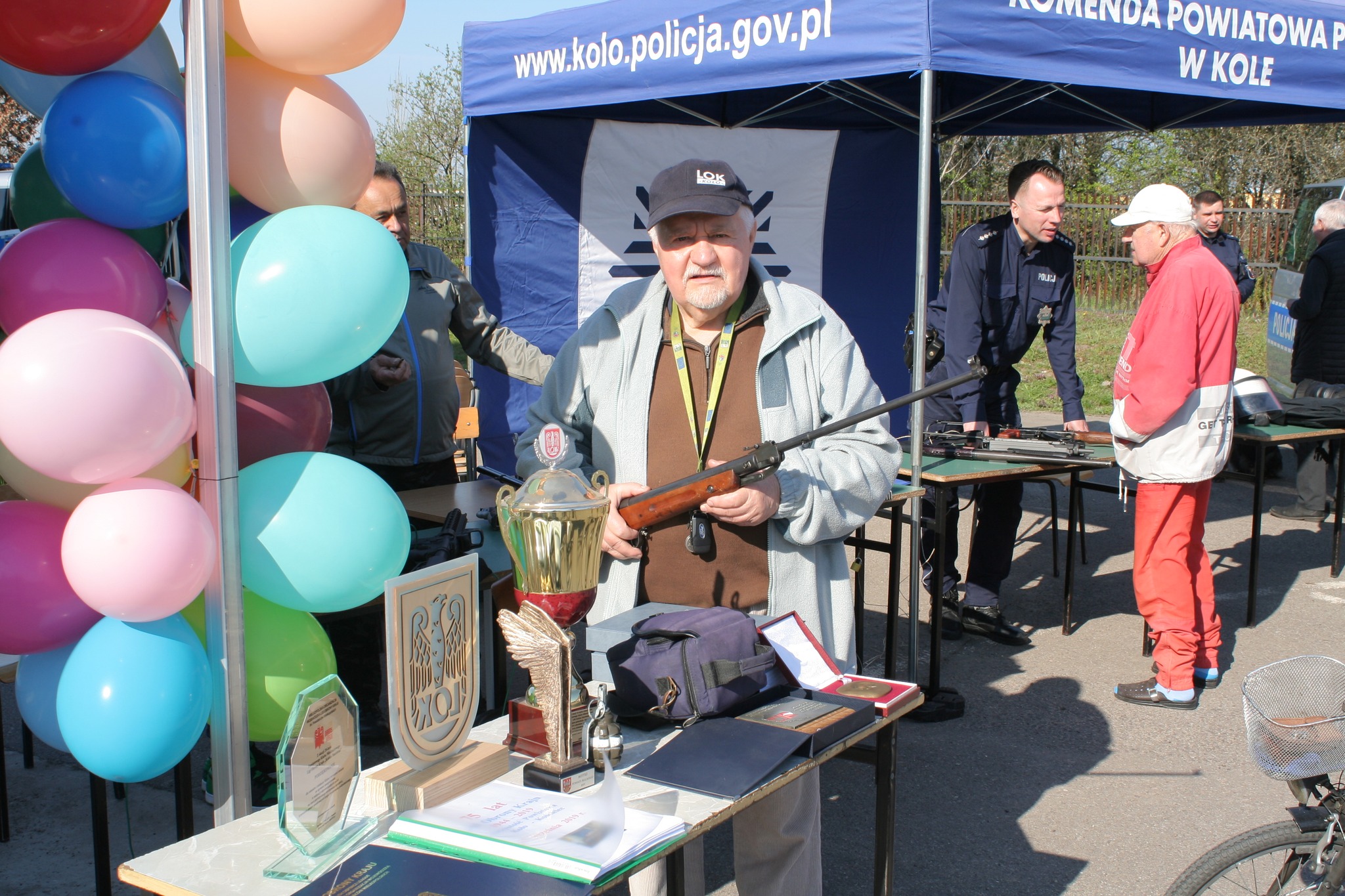 Stoisko w ZST Powiatowego Klubu Młodzieżowego LOK „Kolska Starówka”