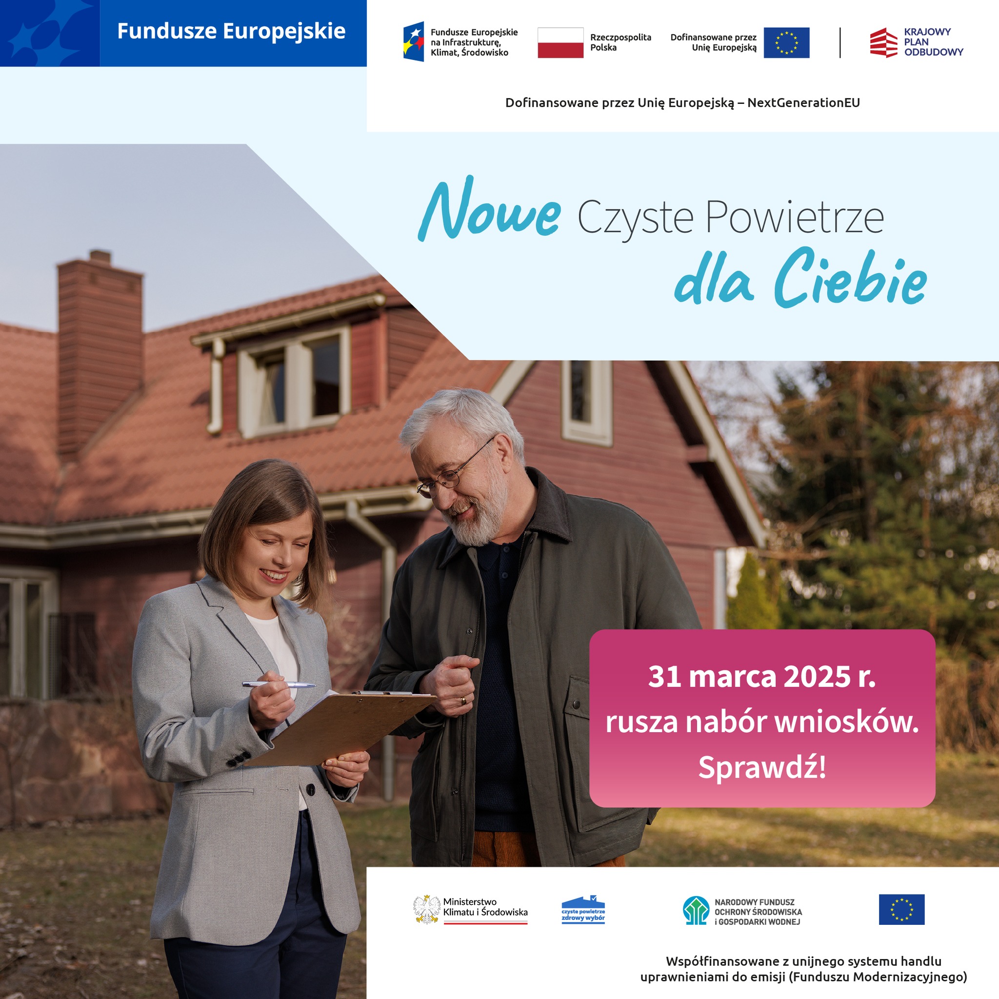 Infografika informuje o naborze wniosków do programu Nowe Czyste Powietrze dla Ciebie. Widać kobietę z dokumentami i starszego mężczyznę przed domem. Na górze i dole znajdują się logotypy instytucji wspierających program.