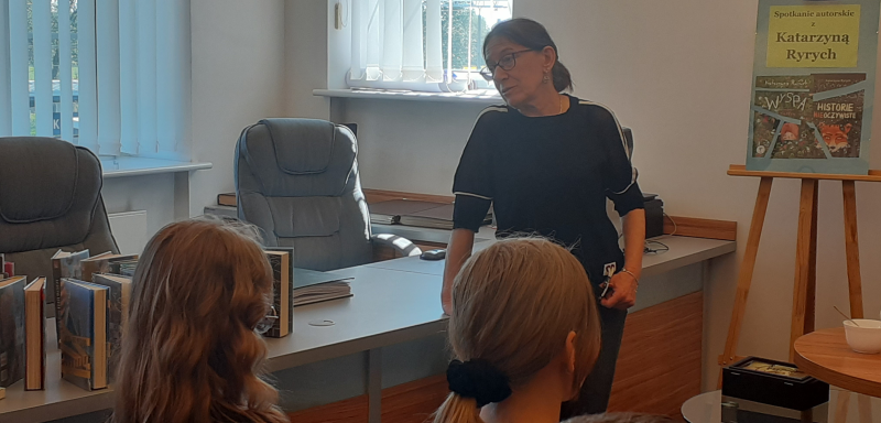 Pisarka Katarzyna Ryrych w Powiatowej i Miejskiej Bibliotece Publicznej w Kole